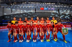 - 詹姆斯总绝杀数远超杜兰特，季后赛绝杀优势显著。／／[@且听风吟]：不是聊关键球吗全部 论关键球说绝杀次数你又说詹姆斯打得久。[笑哭了][笑哭了]给你看下数据：